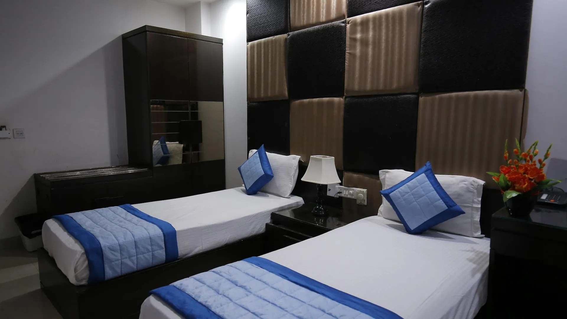 Hotel Delhi Pride, Karol Bagh Delhi (National Capital Territory of India)