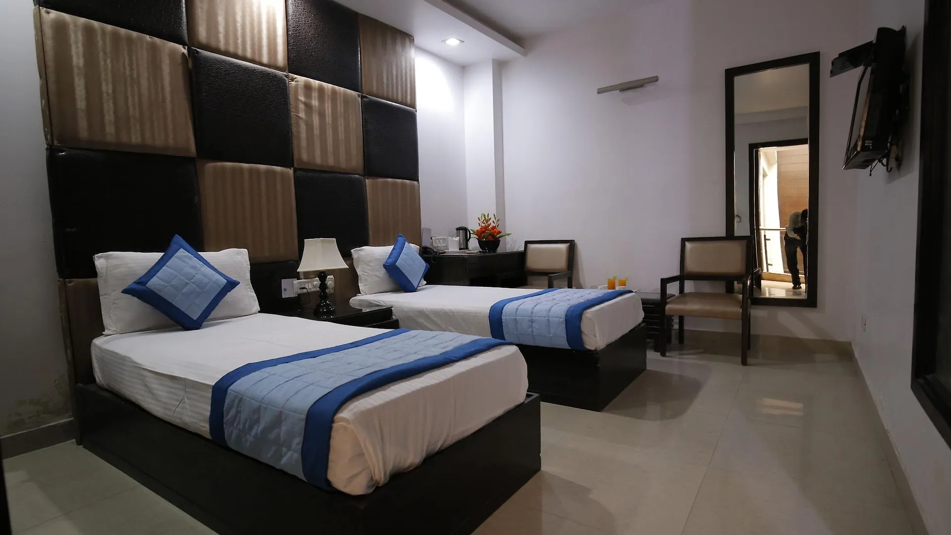 Hotel Delhi Pride, Karol Bagh